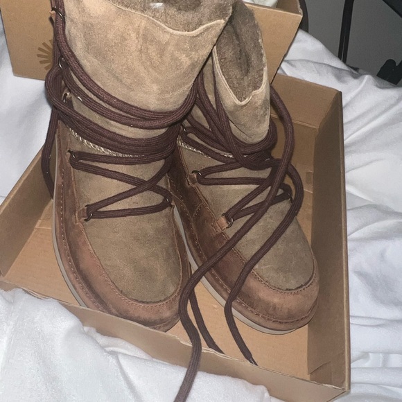 Ugg boots size 5 - Picture 4 of 5